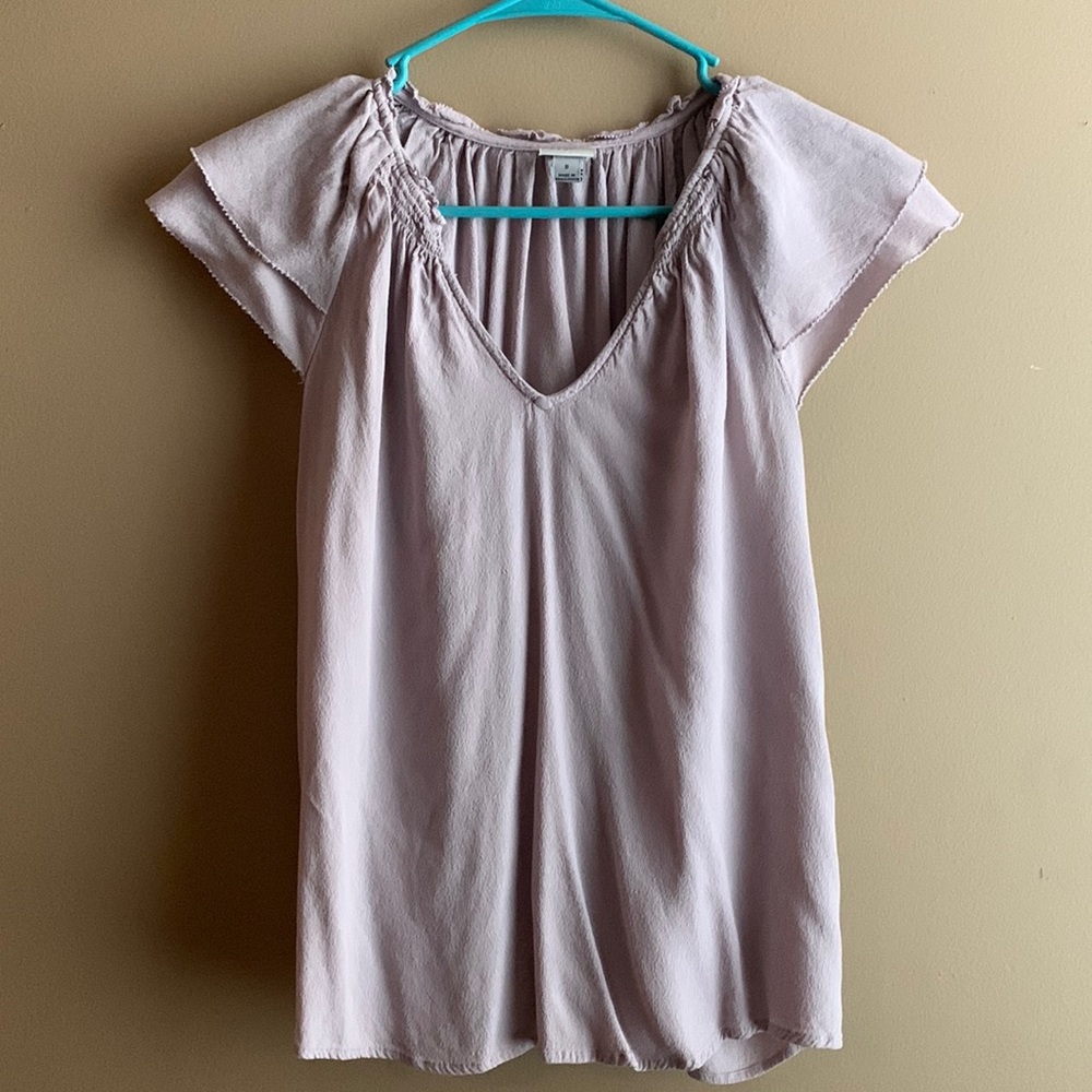 Adorable lavender top, size small